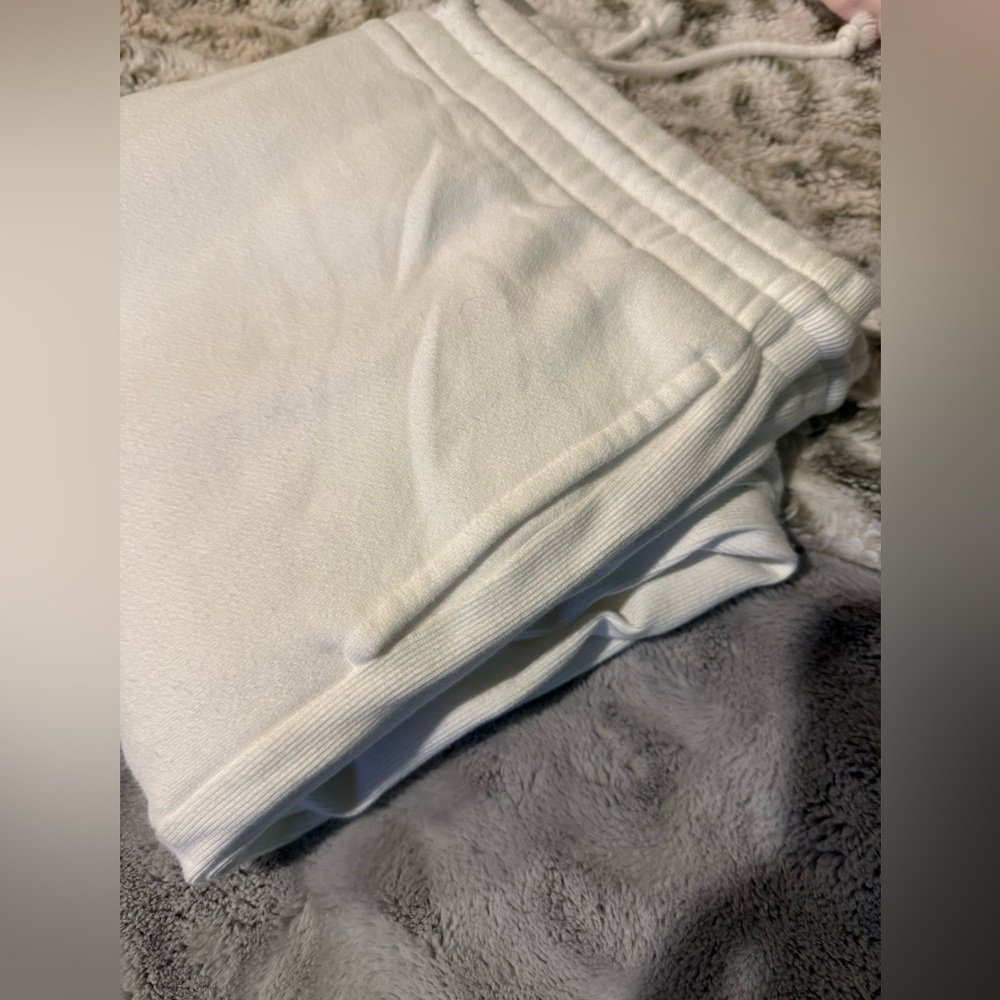 TNA Women’s White sweatpants